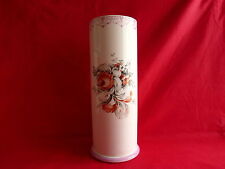 vase en faïence de saint amand,forme douille d'obus à décor floral