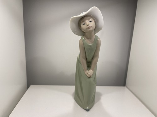 Figurine porcelaine de - figurine, en