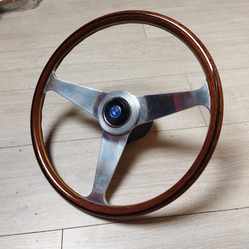 Rare nos volant - nos,
