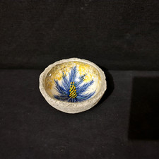 Petit vide poche en pierre (?) à décor d'une feuille - Signé - XXe