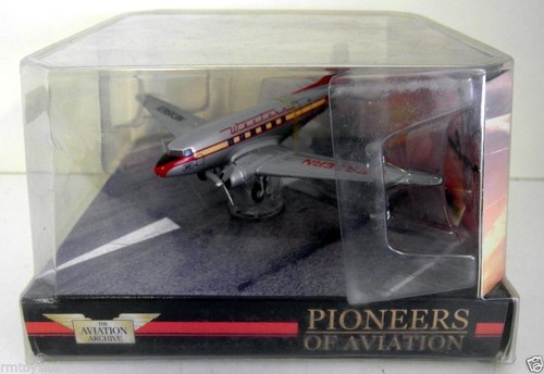 Corgi 144 aa30012 douglas - 1/144,