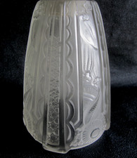 Ancienne tulipe verre moulé