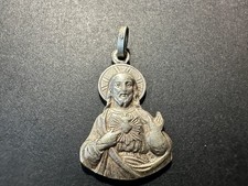 Médaille religieuse en métal argenté du Sacré Coeur de Jésus-Ref 147