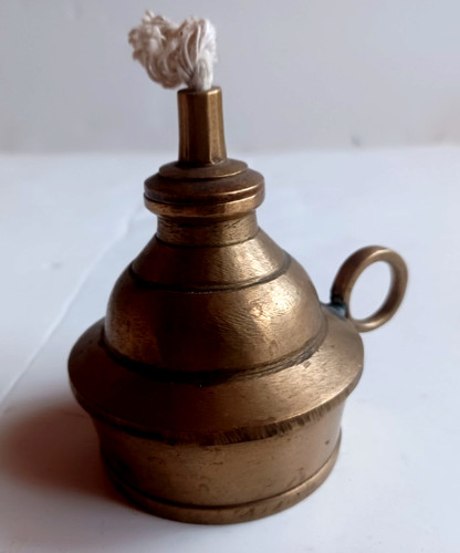 Ancienne petite lampe huile - ,