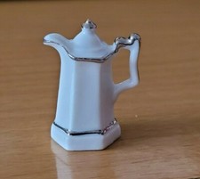Fève - La cafetière   (6873)