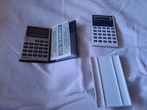 Deux calculatrices vintage - deux,