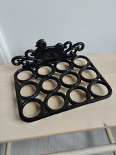 Porte oeufs fonte Poule noir