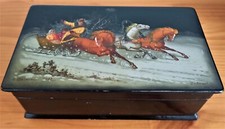 Authentique et véritable boîte à bibelots Russe laquée noir de 1982