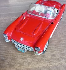 CHEVROLET CORVETTE 1957 cabriolet rouge 1/18 BURAGO voiture miniature collection