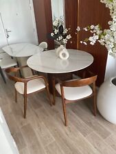 table et 4 chaises salle à