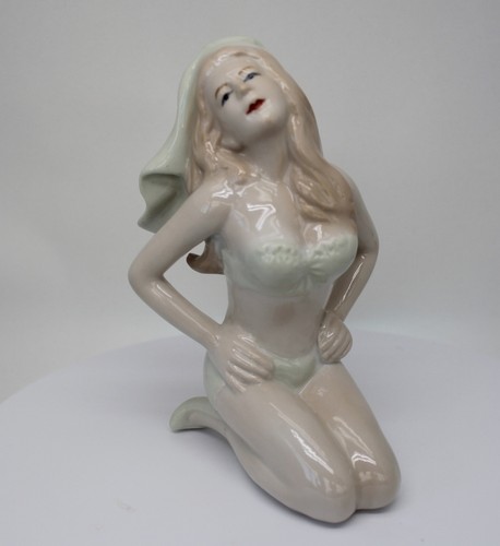 Figurine baigneuse pin sexy - pin-up,