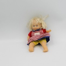 Poupée Timiny rouge jaune