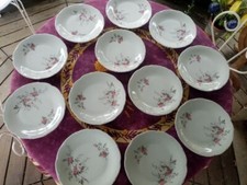 12 Assiettes Plates Porcelaine Limoges Décor Floral Rose Jaune Gris Chantournés