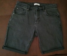 Superbe bermuda Homme Celio Taille 42