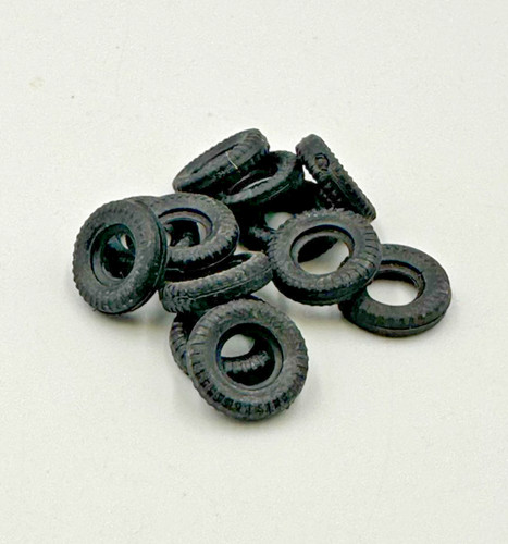 Lot pneus 7 - 12, (737s)