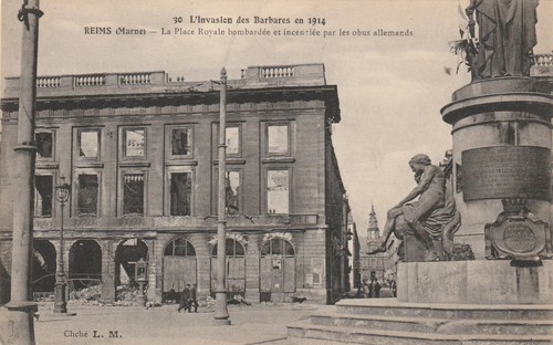 Cpa reims place royale - la,