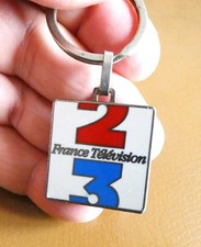Ancien porte clé métal émail France Tévision 2 et 3 Antenne 2 France 3, A2,  FR3