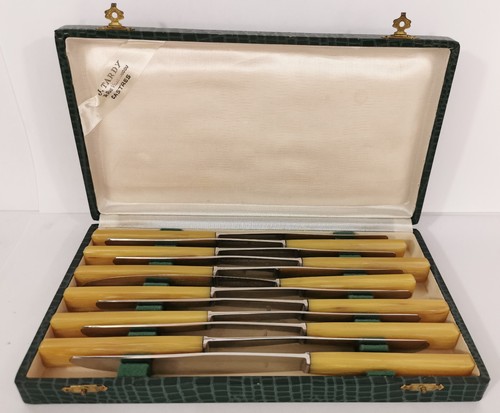 Coffret anciens couteaux - coffret, inox