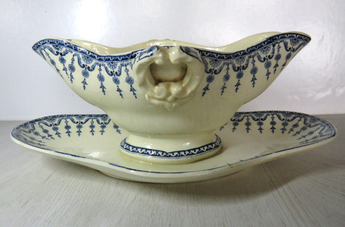 Grande sauciere faience de - ,
