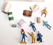 LOT 13 MINIATURE 6 FIGURINE