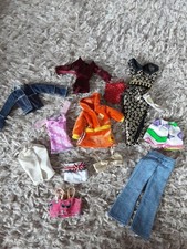 Lot Vêtements Barbie Et