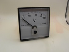 Voltmètre analogique 0-500 volts Socomec