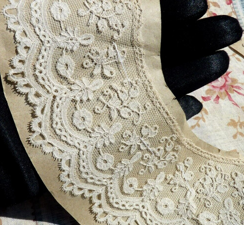 Ancien col dentelle - en,