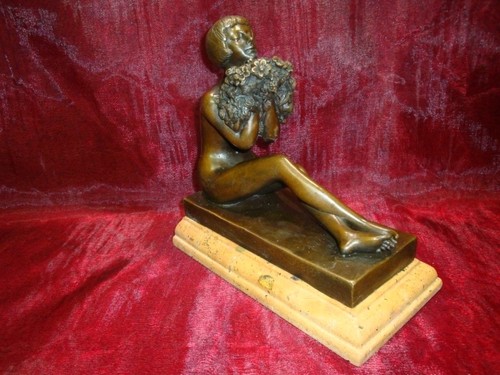 Statue sculpture demoiselle - statue,