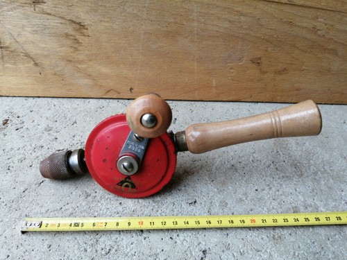 Ancienne petite perceuse - ancienne,