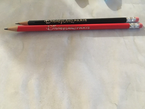 Crayons papier avec - à,