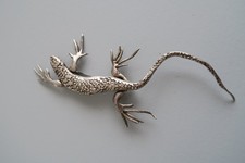 Très grande broche lézard métal argenté 18 cm x 7