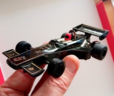 LOTUS JPS FORMULE 1 / CIRCUIT SLOT SCALEXTRIC/ Made in GREAT BRITAIN