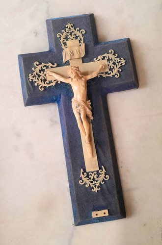 Crucifix mural galalithe - , et