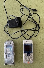 Téléphone Portable Ancien Collection Sony Ericsson T230 housse chargeur