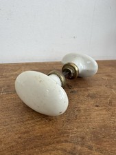 Ancienne Paire de poignées de porte Ovale en porcelaine Blanche