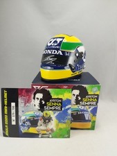 Casque formule 1 a l'échelle