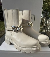 Bottines Mi-Hautes Neuve Cafe Moda Plate Cuir Blanche/ Doré avec Bijoux...