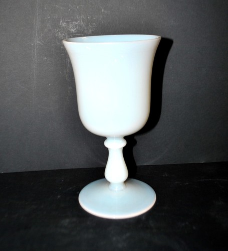 Verre pied ancien en - à,