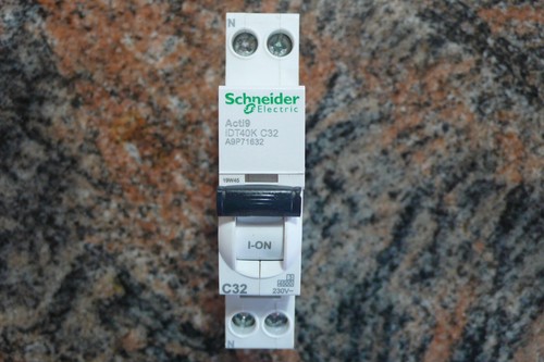 Disjoncteur 2poles 32a - 2poles,,