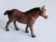 Quiralu Ferme - Poney en très