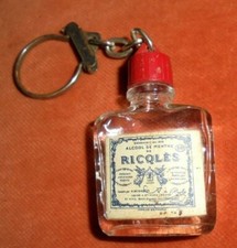Porte-clés Key ring Bouteille