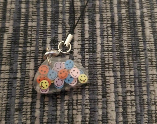 Keep smiling keyring - smiling,