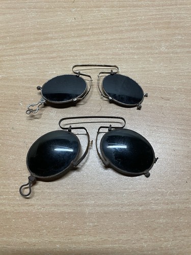 Lot deux anciennes paires - anciennes,