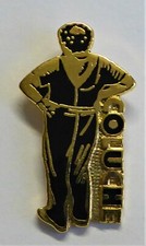 Pin's Coluche , " de dos " 