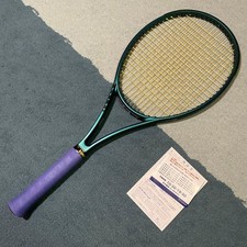 Véritable raquette de tennis