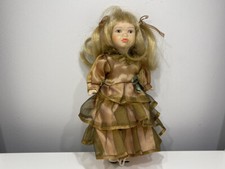 Poupée de collection en