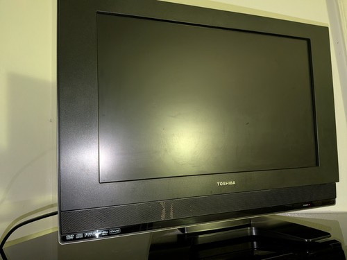 Toshiba 19hlv87 19in - 19in, lcd