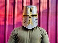 Casque médiéval croisé |