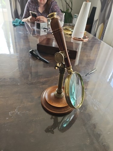 Loupe table laiton et - loupe, table,