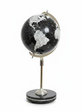 Ancien globe avec socle en